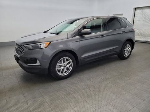 Used 2023 Ford Edge SEL image 2