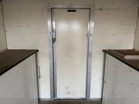 Used 2016 Chevrolet Express 3500 image 24