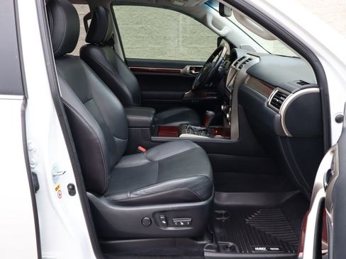 Used 2015 Lexus GX 460 Luxury w/ Preferred Accessory Package image 30