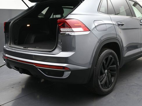 Used 2022 Volkswagen Atlas Cross Sport SE AWD/4WD image 13