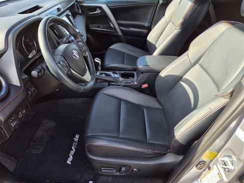 Used 2016 Toyota RAV4 SE w/ Advanced Technology Package image 6