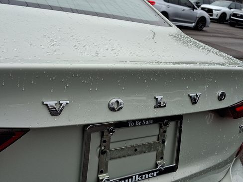 Used 2019 Volvo S60 T6 Momentum w/ Premium Package image 28