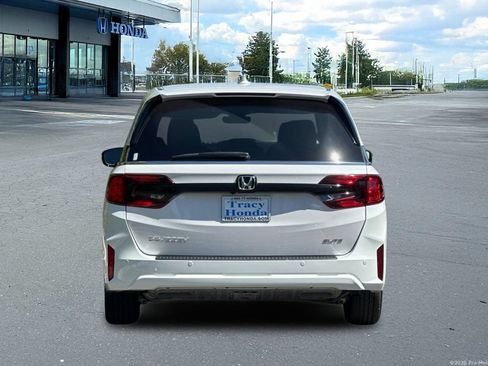 Certified 2026 Honda Odyssey Elite image 8