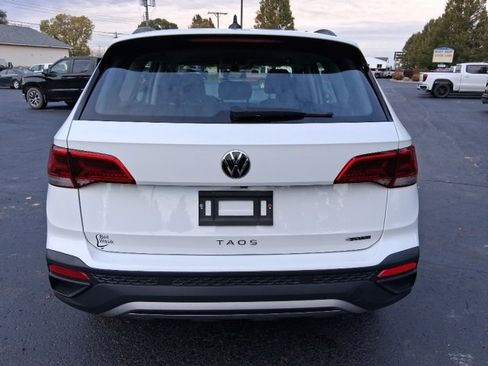 Used 2022 Volkswagen Taos S image 4