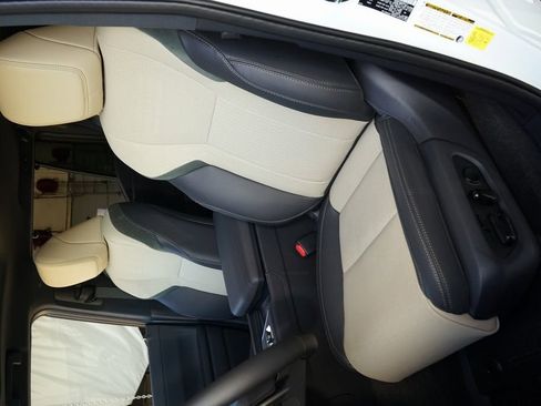 Used 2025 Lexus GX 550 image 9