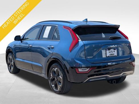 Used 2023 Kia Niro Wave w/ Wave Preserve Package FWD image 3