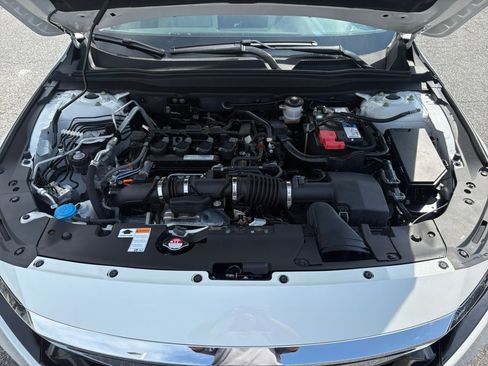 Used 2018 Honda Accord EX image 18