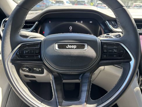 Used 2023 Jeep Grand Cherokee L Overland AWD/4WD image 8