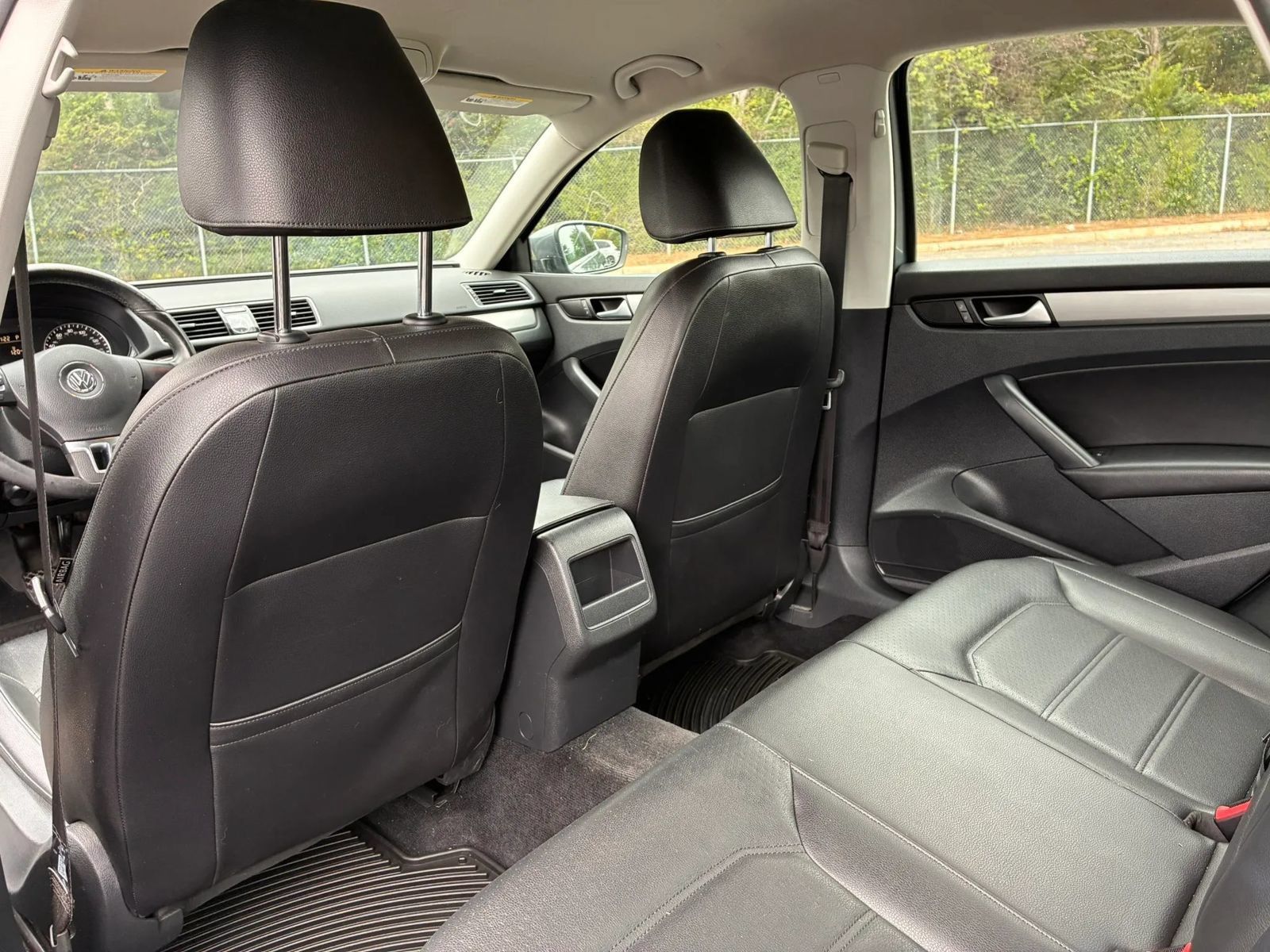Used 2015 Volkswagen Passat 1.8T Limited Edition FWD image 27