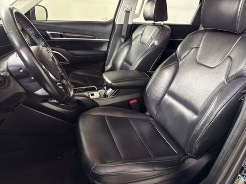 Used 2023 Kia Telluride S image 11