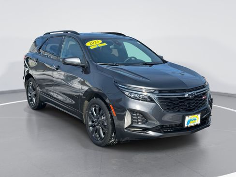 Used 2023 Chevrolet Equinox RS image 1