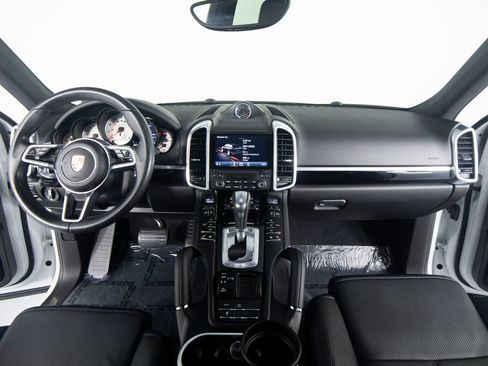 Certified 2017 Porsche Cayenne AWD/4WD image 40