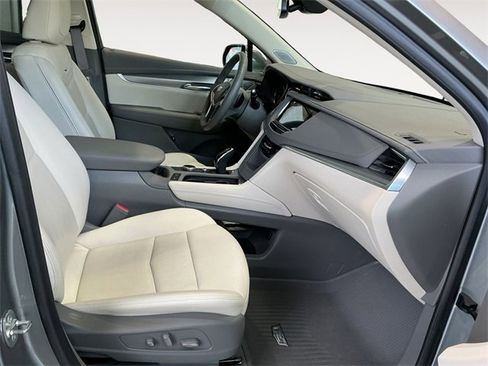 Certified 2024 Cadillac XT5 Premium Luxury w/ LPO, Floor Liner Package image 13