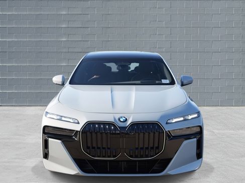 New 2026 BMW 740i w/ Executive Package image 2