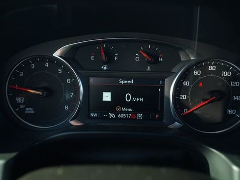 Used 2023 GMC Acadia SLT image 32