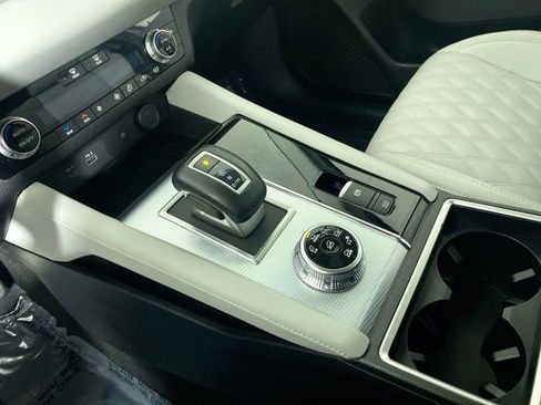 Used 2023 Mitsubishi Outlander SEL image 17