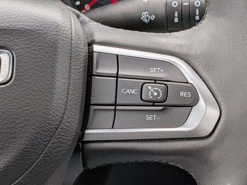 Used 2024 Jeep Compass Latitude w/ Sun and Sound Group AWD/4WD image 20
