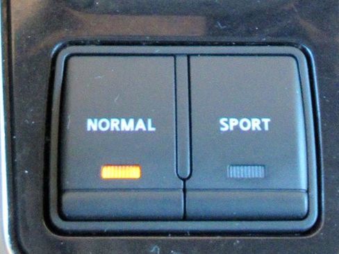 Used 2016 Nissan Maxima Platinum w/ Interior Lighting Package image 32