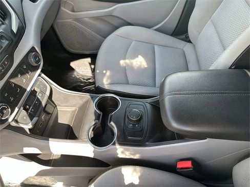 Used 2024 GMC Terrain SLE image 24