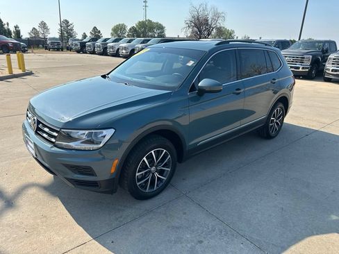 Used 2020 Volkswagen Tiguan SE w/ Panoramic Sunroof Package AWD/4WD image 35