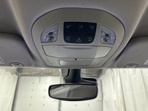 Used 2023 Chrysler Pacifica Touring-L image 42