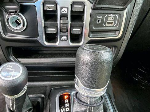 Used 2021 Jeep Wrangler Unlimited Sahara AWD/4WD image 33