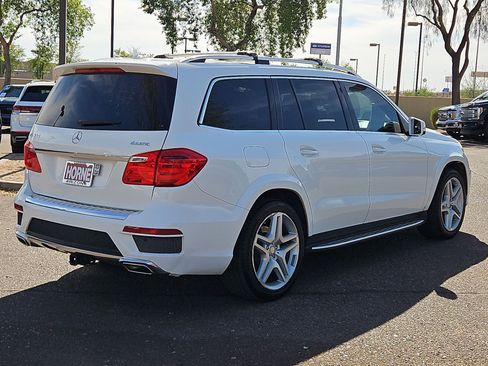 Used 2016 Mercedes-Benz GL 550 4MATIC image 5