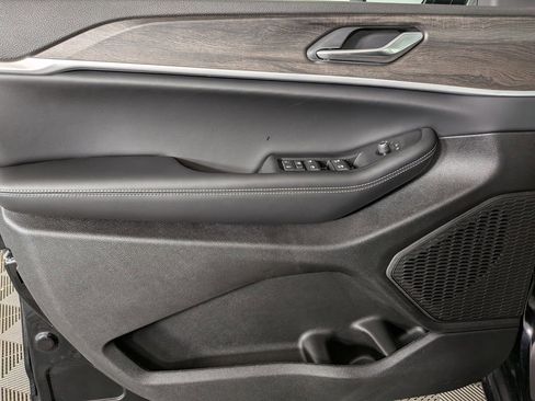 New 2026 Jeep Grand Cherokee Altitude AWD/4WD image 15