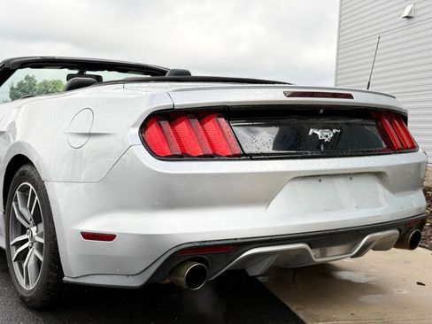 Used 2017 Ford Mustang Premium RWD image 5