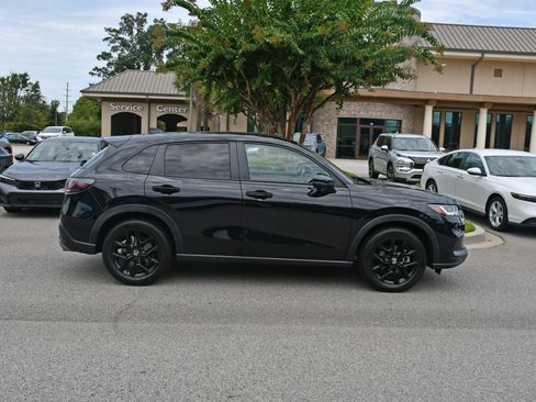 Certified 2025 Honda HR-V Sport image 5