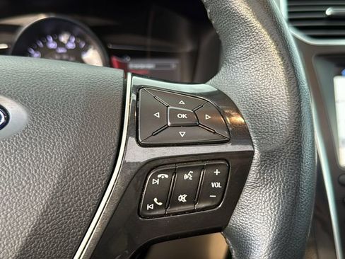 Used 2019 Ford Explorer Limited w/ Ford Safe & Smart Package FWD image 34