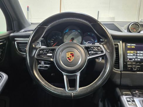 Used 2016 Porsche Macan S image 10