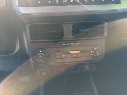 Used 2025 Ford Maverick Lariat w/ Black Appearance Package image 14