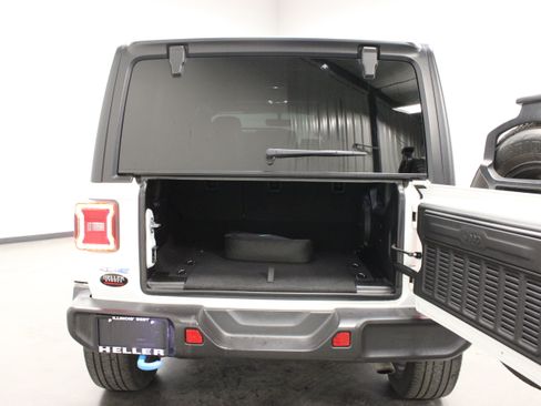 Used 2023 Jeep Wrangler Unlimited Sahara w/ Cold Weather Group AWD/4WD image 13