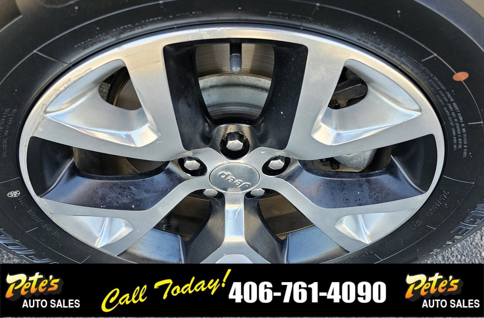 Used 2016 Jeep Cherokee Trailhawk AWD/4WD image 10