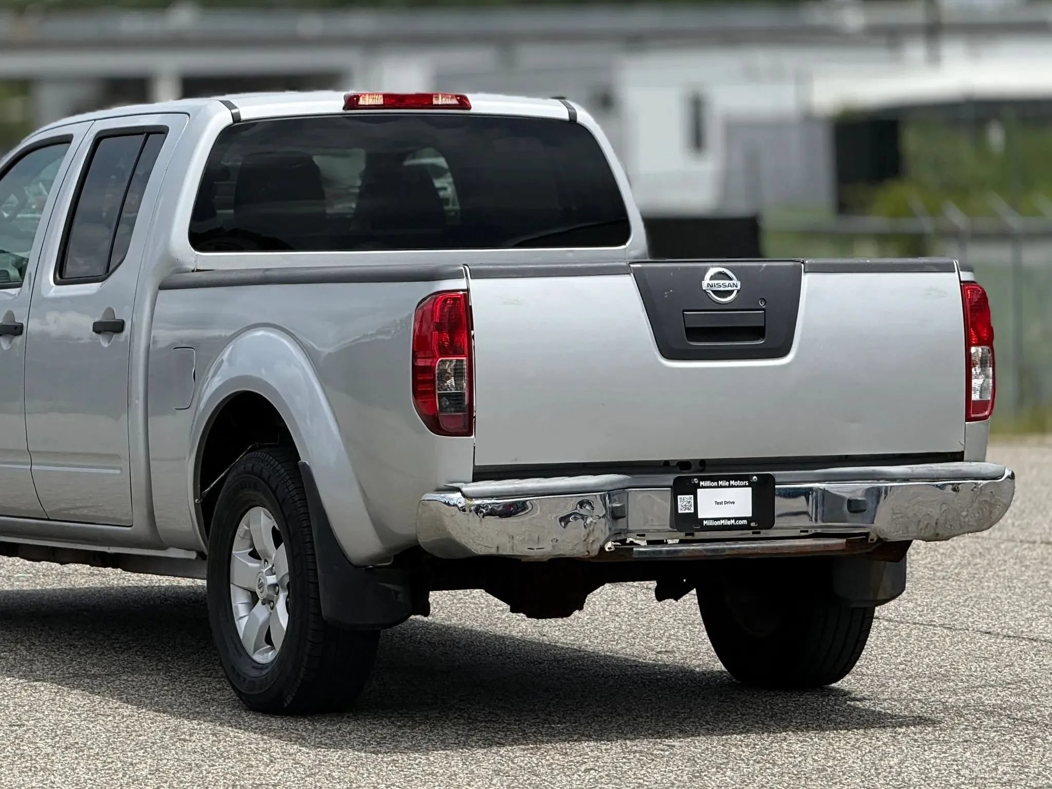 Used 2012 Nissan Frontier SV AWD/4WD image 16