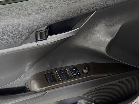 Used 2023 Toyota Camry SE image 17