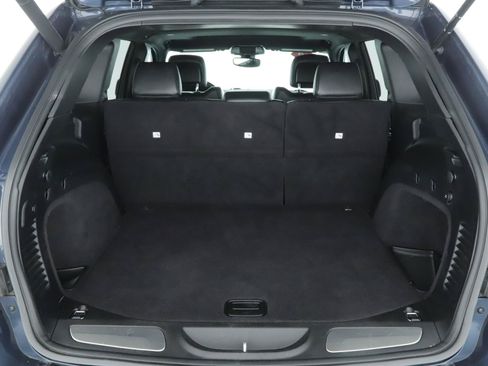 Used 2019 Jeep Grand Cherokee Limited AWD/4WD image 18