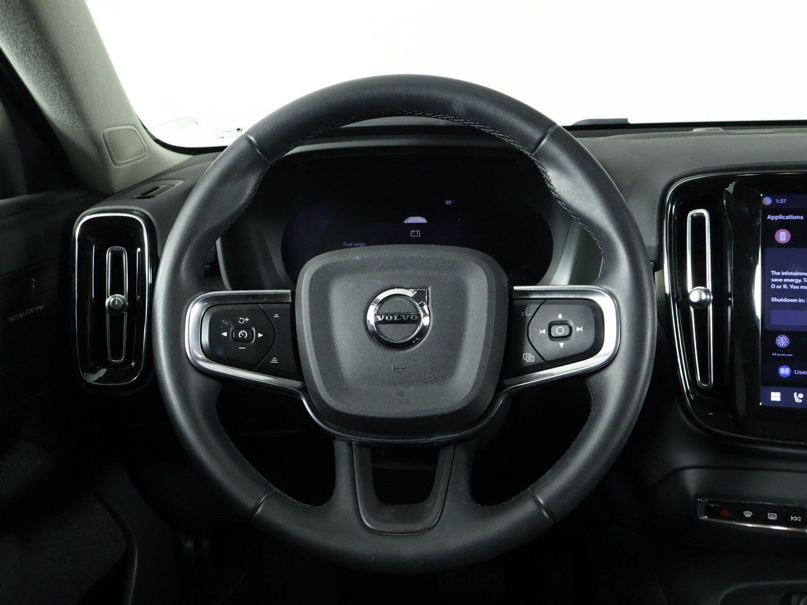 Used 2023 Volvo XC40 B5 Ultimate w/ Protection Package Premier AWD/4WD image 8