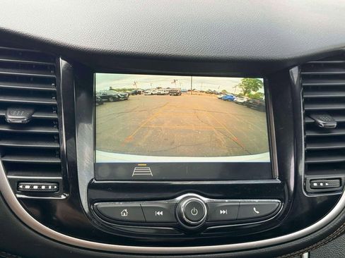 Used 2019 Chevrolet Trax LT w/ Sun & Sound Package FWD image 20