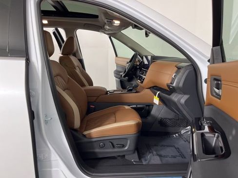 New 2026 Nissan Pathfinder Platinum AWD/4WD image 42