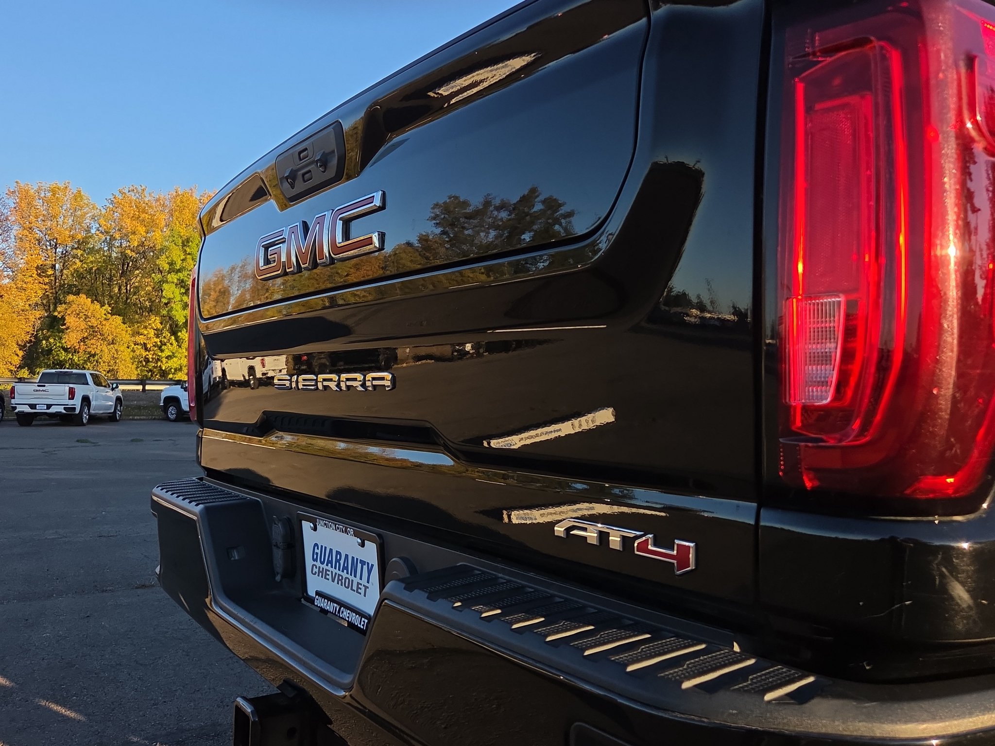 Used 2022 GMC Sierra 2500 AT4 AWD/4WD image 10