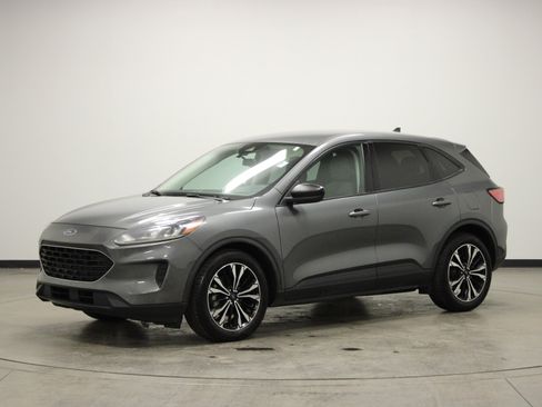 Used 2022 Ford Escape SE w/ SE Sport Appearance Package image 4