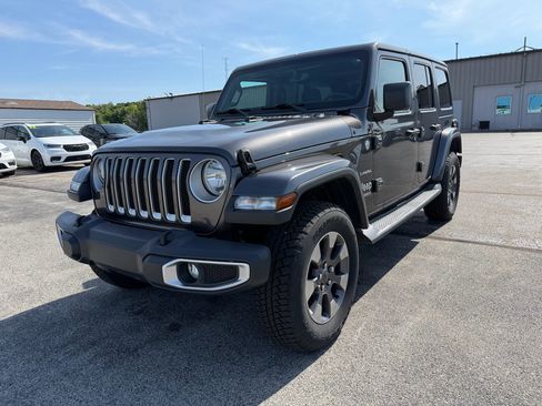 Used 2019 Jeep Wrangler Unlimited Sahara AWD/4WD image 1