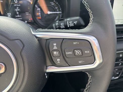 Certified 2025 Jeep Wrangler Unlimited Sahara w/ Safety Group image 22