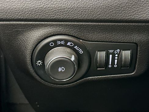 Used 2020 Jeep Compass Limited AWD/4WD image 17