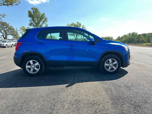 Used 2016 Chevrolet Trax LS w/ LPO, Cargo Package image 5