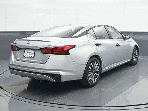 Used 2023 Nissan Altima 2.5 SV image 6