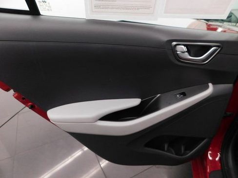 Used 2022 Hyundai Ioniq SEL image 22