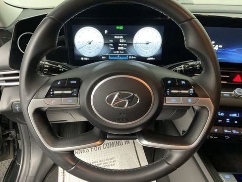 Used 2023 Hyundai Elantra SEL w/ Convenience Package FWD image 16